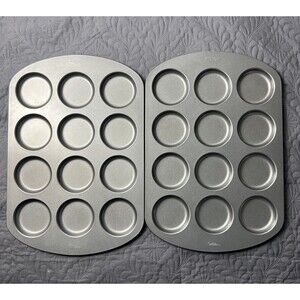 Wilton Muffin Pan Heavy Gauge Steel  12 Cup - 2 Pack Bakers Lot Cake Treats Home